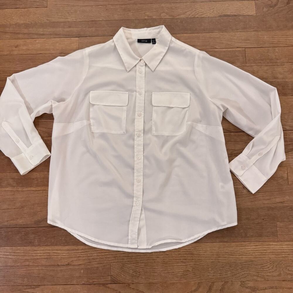 Apt. 9 white button-down dress shirt top size 1X
b75